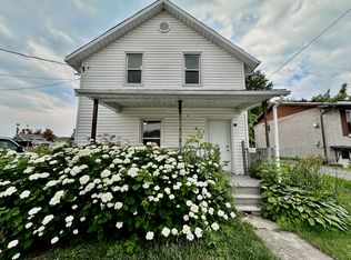 83 Green St #B, Deseronto, ON K0K1X0