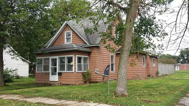 806 E Green St photo 1
