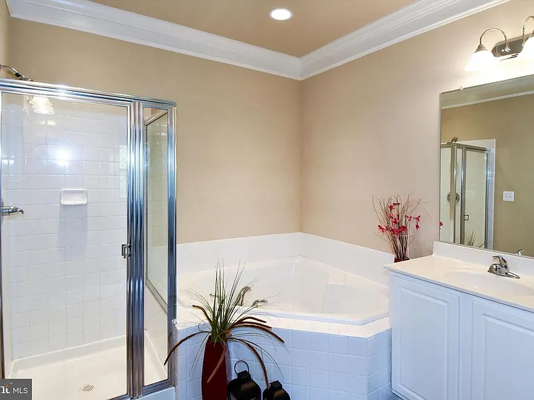 3030 Chinkapin Oak Ln — Photo 17