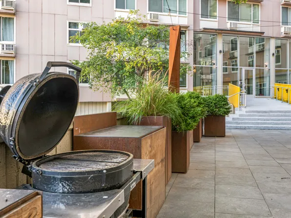 555 Main Street image 14 of 20