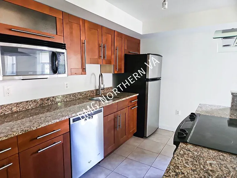 1127 N Stuart St #1 — Photo 9