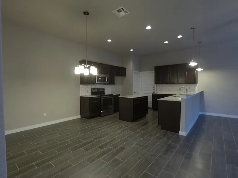 120 Hidden Springs Dr — Photo 3