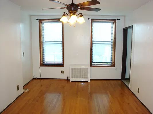 2nd image of 256 Hoyt St #2A