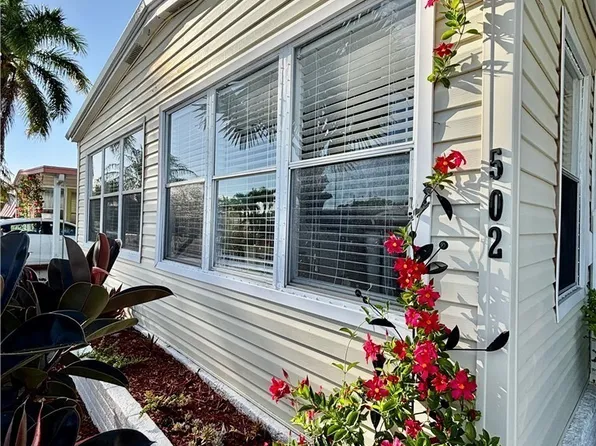 502 Pine Tree Ct, North Fort Myers, FL 33917