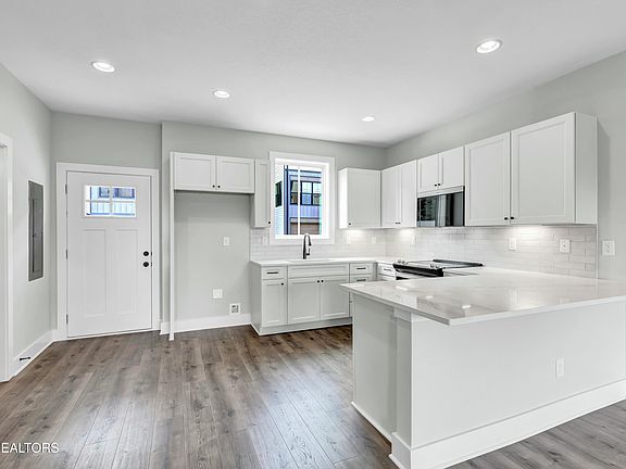 5th image of 1416 Island Home Ave