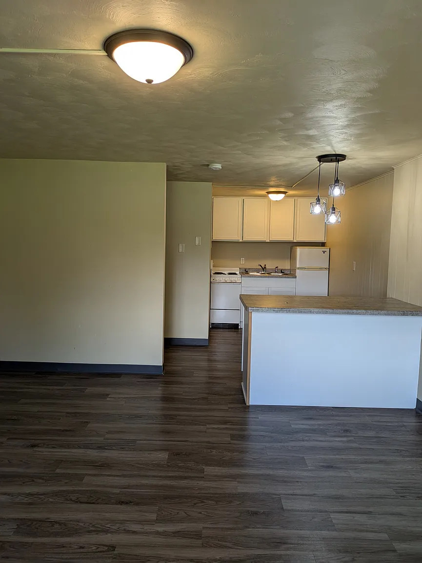 612 W Walworth St #6 photo 1