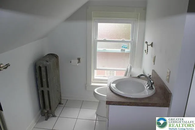 38 W Union Blvd #3 — Photo 16