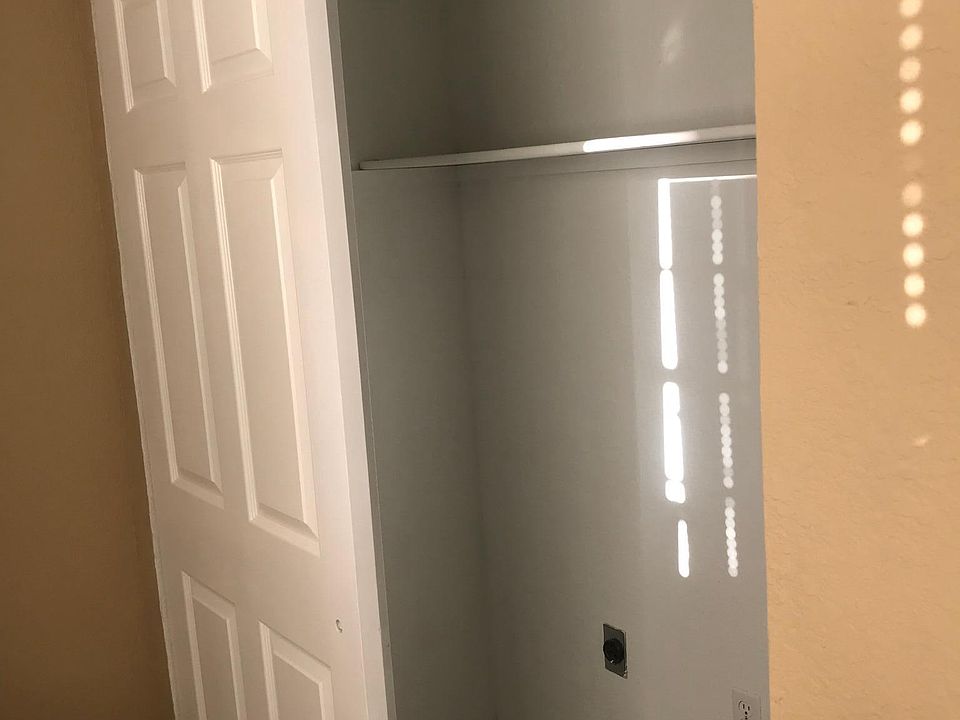 Washer & dryer hook ups.