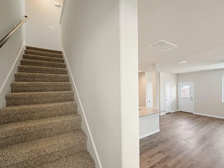 3915 Deledda Dr — Photo 11