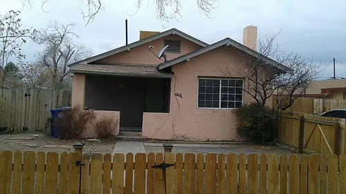 119 Vassar Dr SE Photo 1
