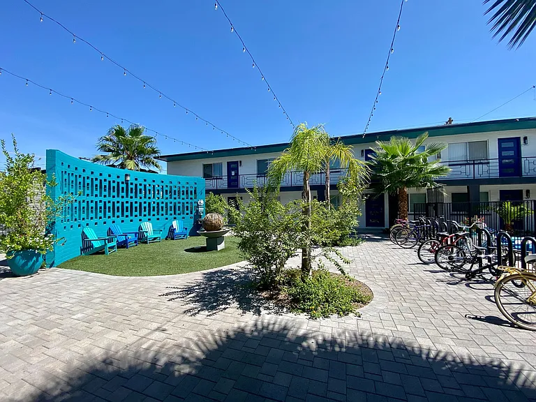 1 and 2 Bedrooms Great Location with Community Pool and Onsite Laundry! 1/2 of Mile from U of A — Photo 7