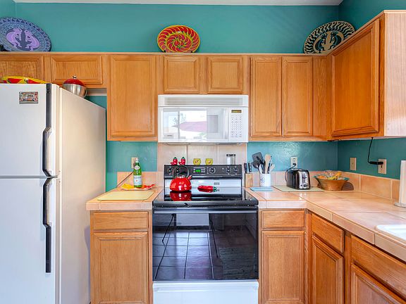 5th image of 731 W Calle De La Pelotita