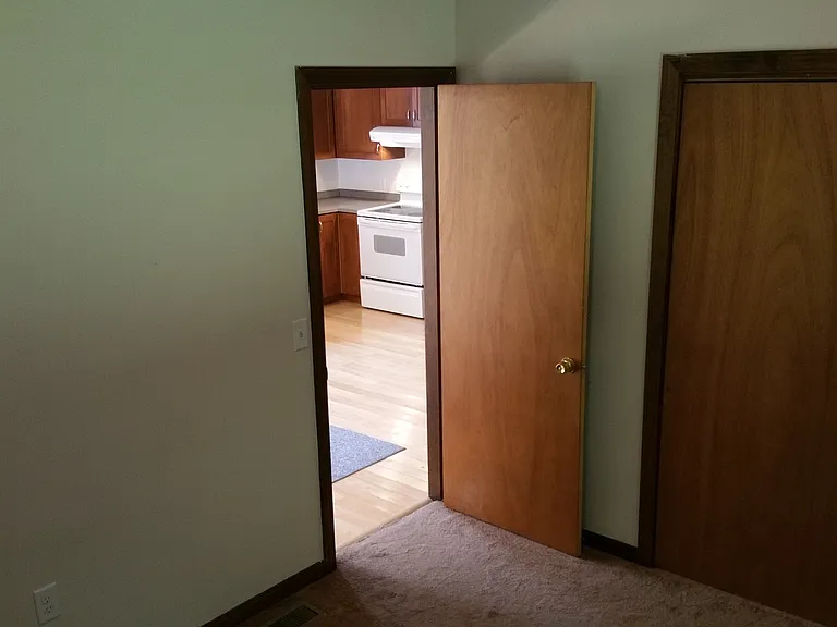 15 Shannon Dr — Photo 6