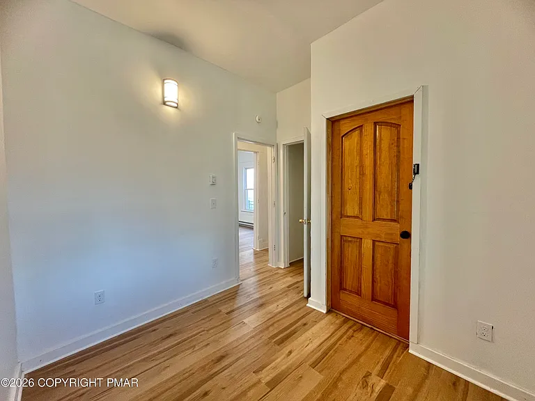 1028 N Webster Ave #1 — Photo 8
