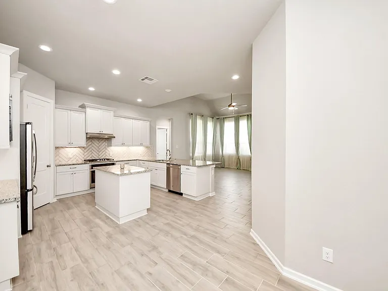 24754 Levante Dr — Photo 39