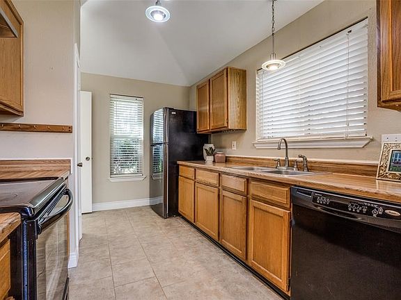 2nd image of 1309 Marigold Dr
