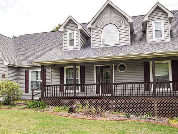 3rd image of 3613 Steeple Chase Ln NE