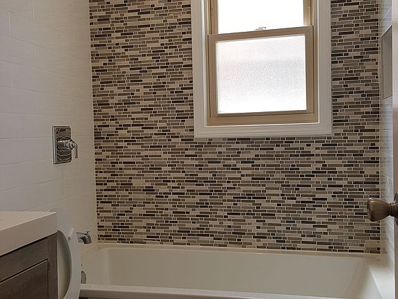 4th image of 8014 250th St