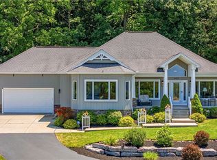 4933 Big Vista Dr, Lewiston, NY 14092