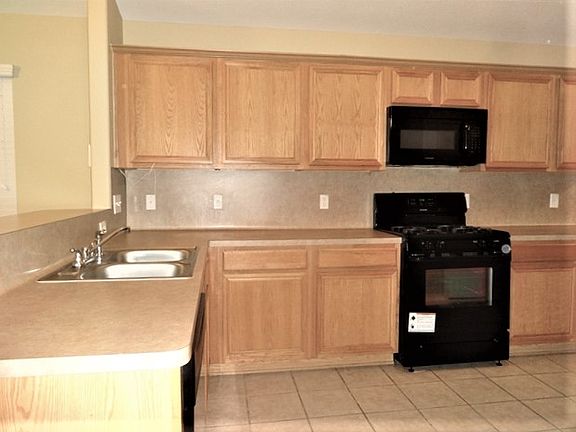 3rd image of 20111 Sweet Magnolia Pl