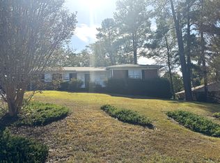 819 Ellenwood Cir W, Macon, GA