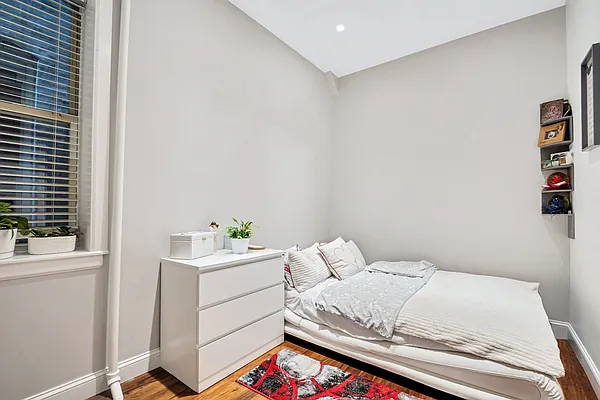 Rented by Douglas Elliman | media 18