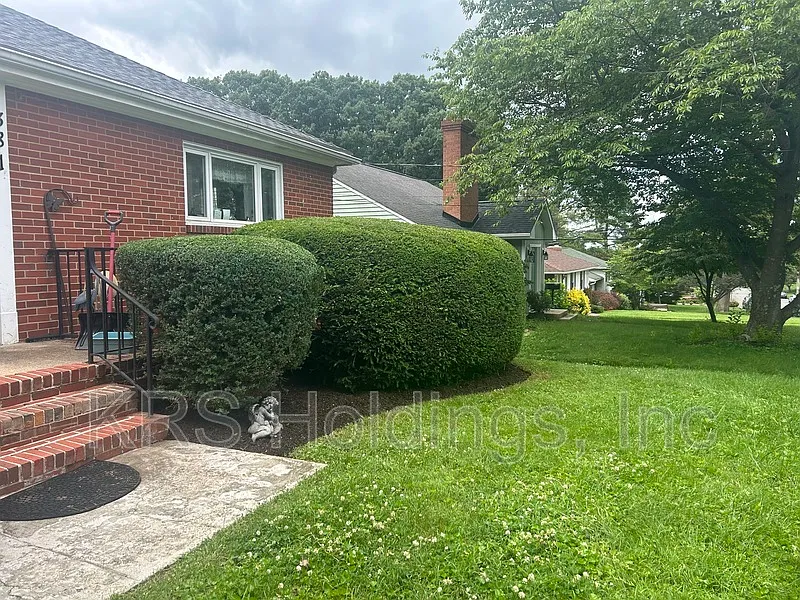 383 Monticello Ave