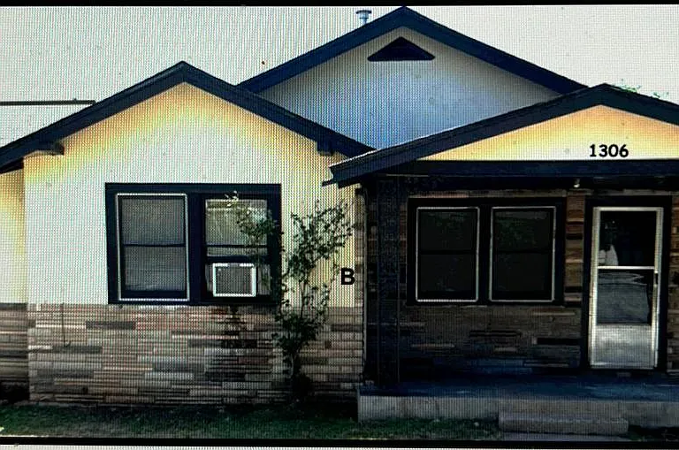 Front of property showing Unit A front door