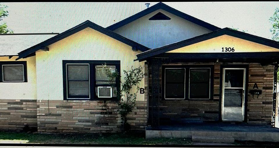 Front of property showing Unit A front door