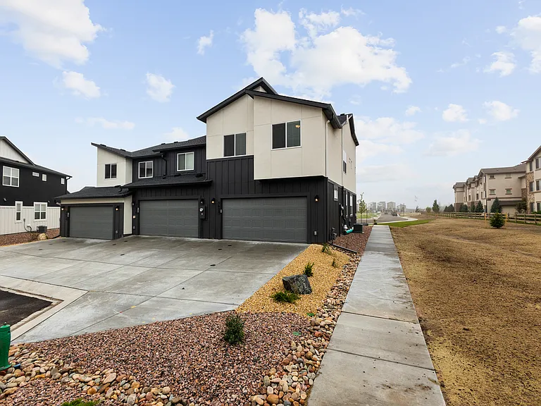 Greenways at Sand Creek Townhomes — Photo 31