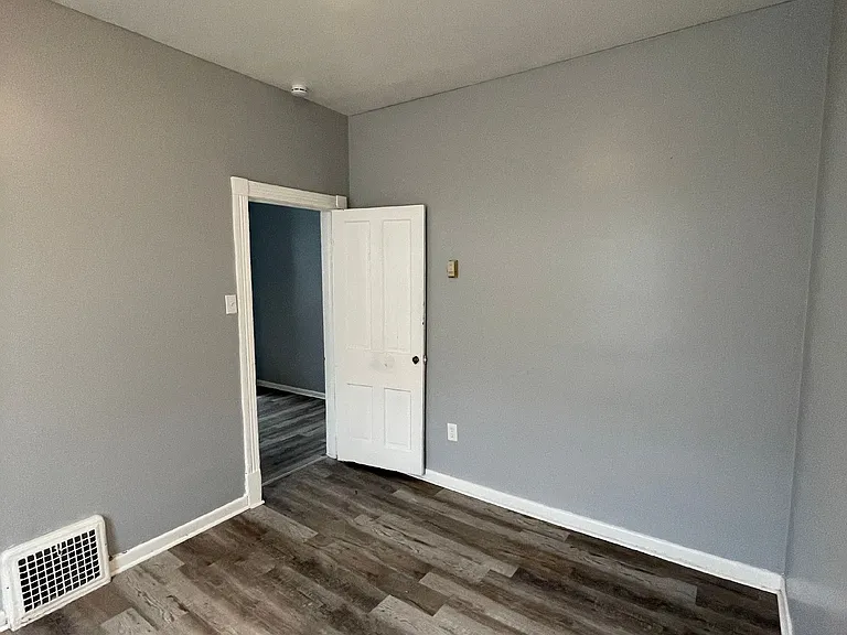 139 N Water Ave #2 — Photo 4