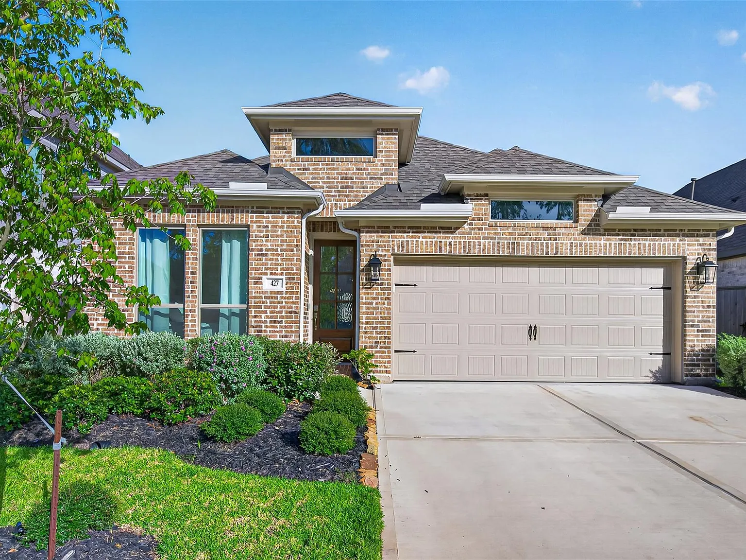 4 bed, 3.0 bath, 1929 sqft, $3,450 — Photo 2