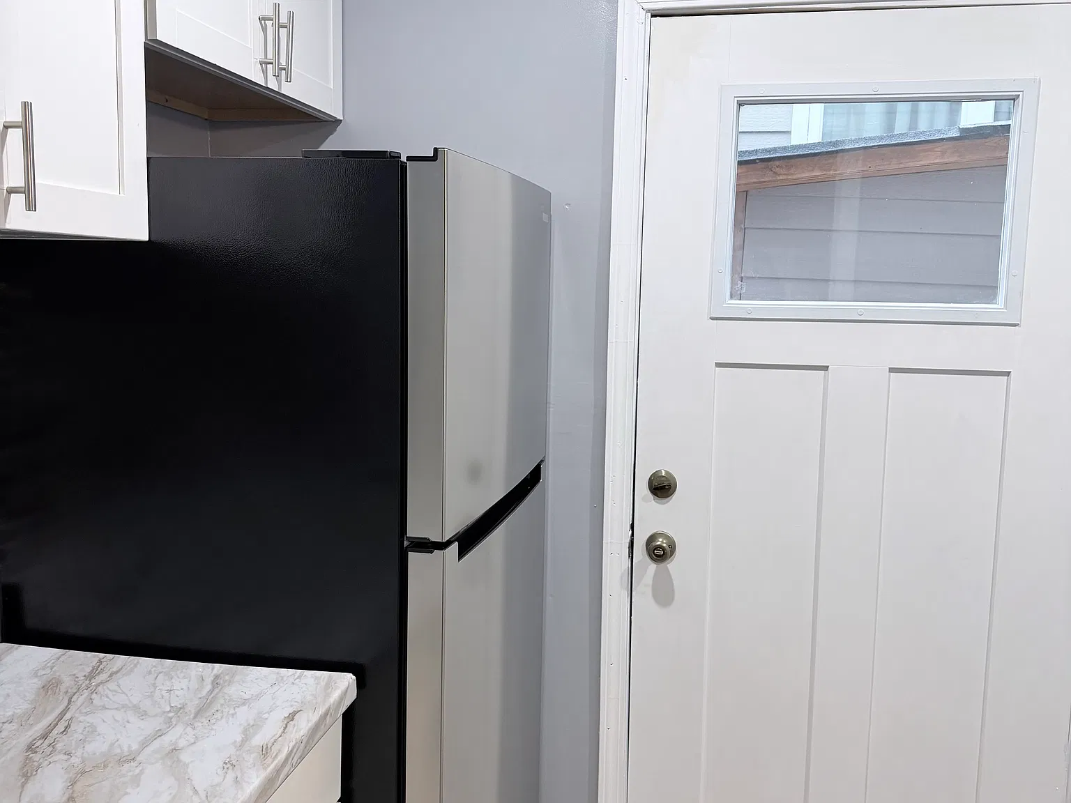 Studio, 400 sqft, $1,500 — Photo 2
