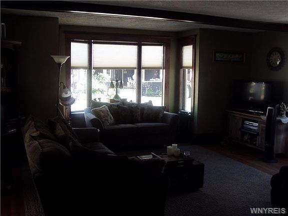 4th image of 3 Parkway St