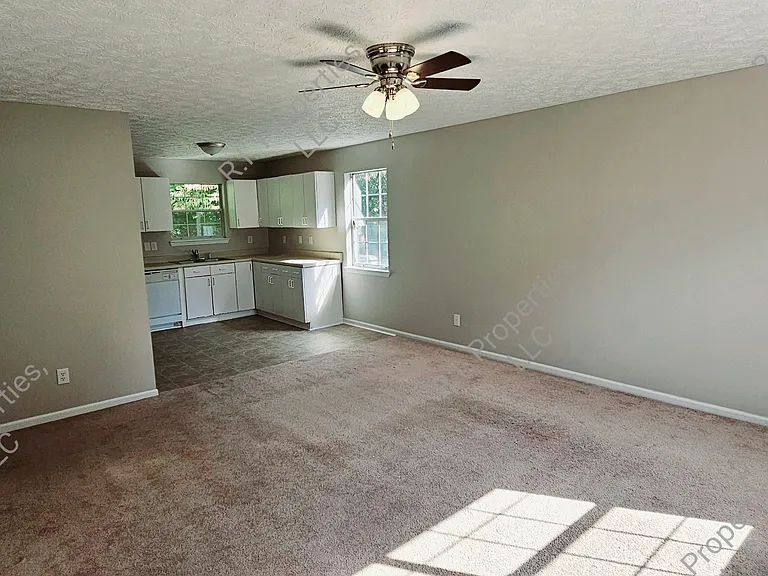 565 Highland Dr #3 — Photo 2