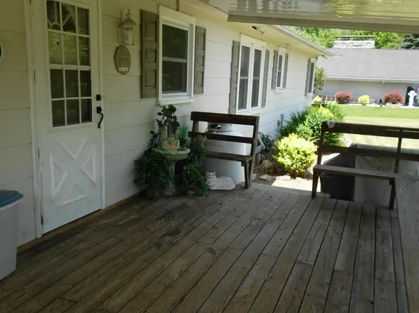 69 Levi St, Clyde, NC 28721