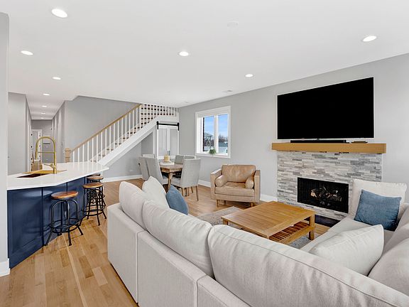 3rd image of 3216 N Francisco Ave #3N