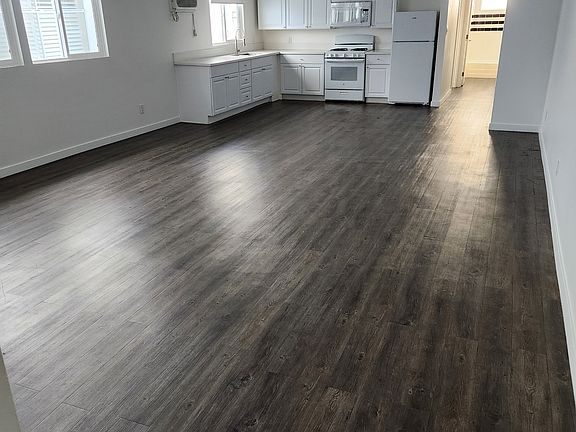 2nd image of 4323 Van Nuys Blvd #11278033