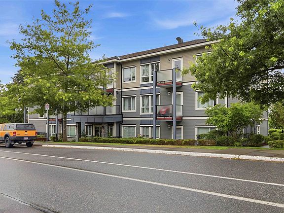 3rd image of 4050 Douglas St #203