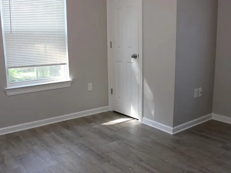 5336 Peerless St — Photo 3