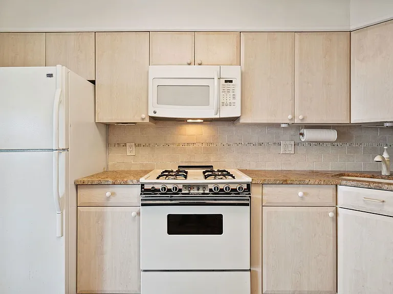 2401 Pennsylvania Ave #15A2 — Photo 5