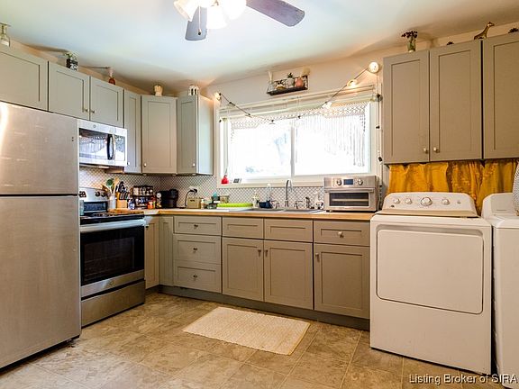 4th image of 102 Lockwood Avenue