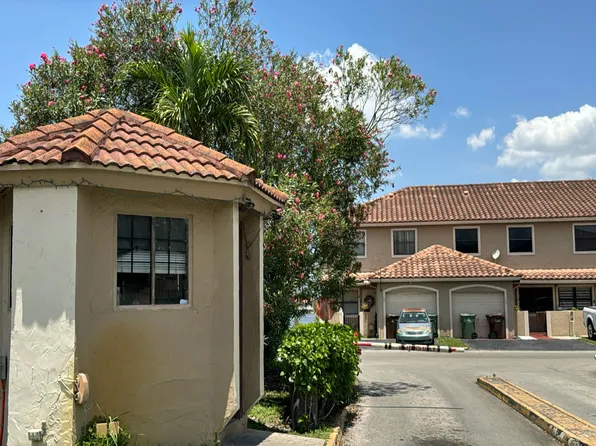 2530 W 60th Pl, Hialeah, FL 33016