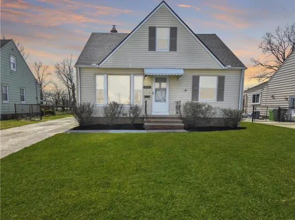 30302 Fern Dr, Willowick, OH 44095