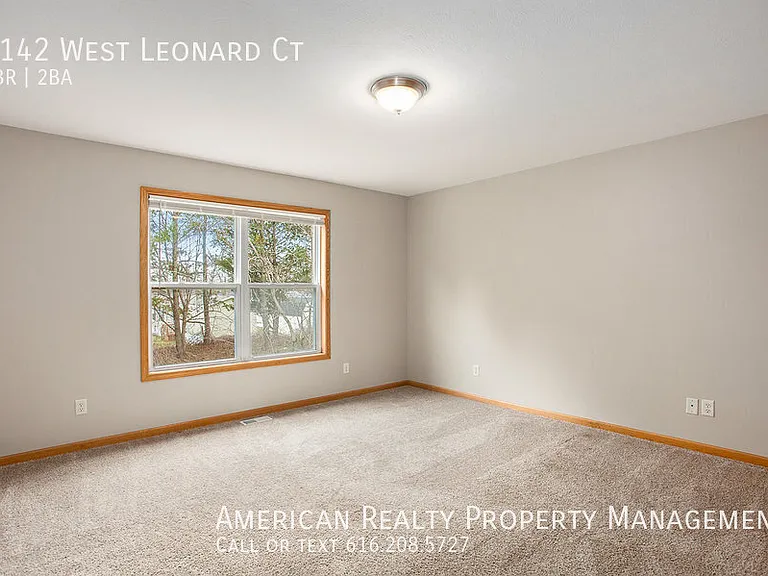 1142 W Leonard Ct NW — Photo 11