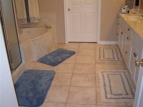 4th image of 947 Red Deer Ct