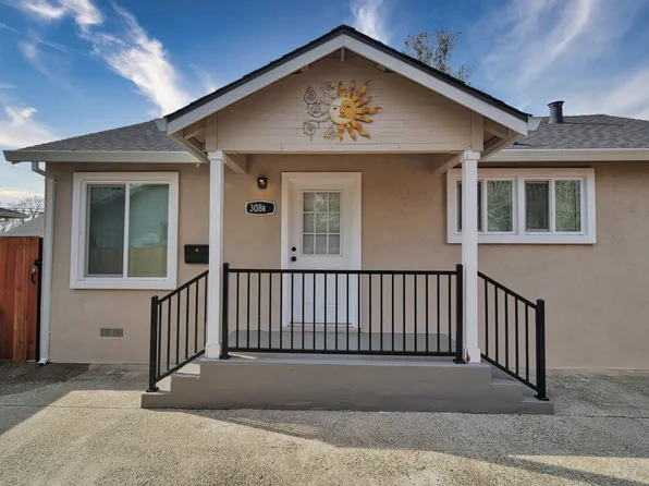 308 6th St #B, Roseville, CA 95678