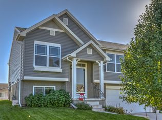 19379 W St, Omaha, NE 68135