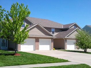 1742 SE Timbercreek Ct, Blue Springs, MO 64014