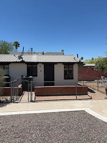 208 W Kelso St Photo 1